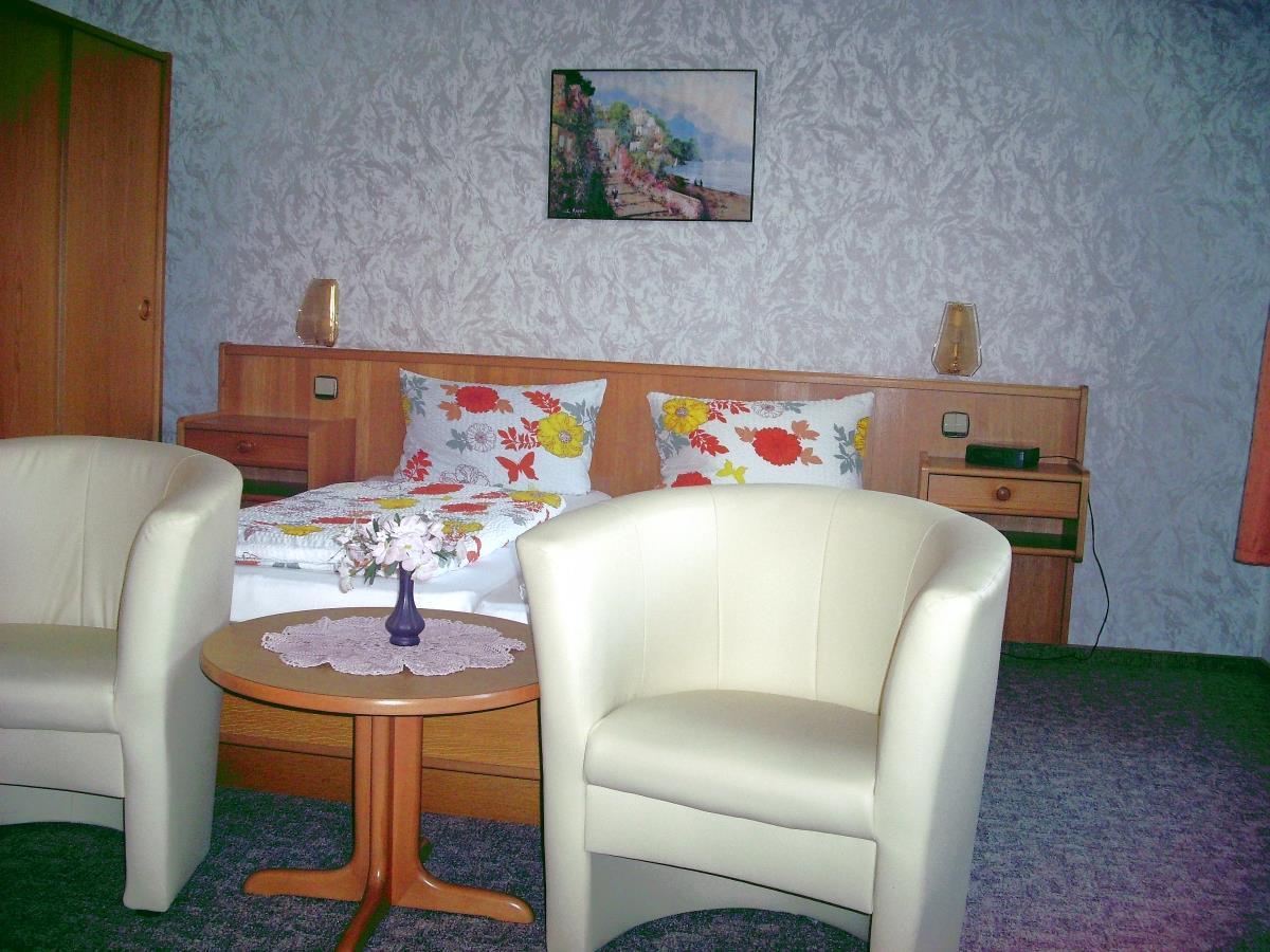 Hotel Pension Am Kurmittelhaus Бад-Грунд Экстерьер фото